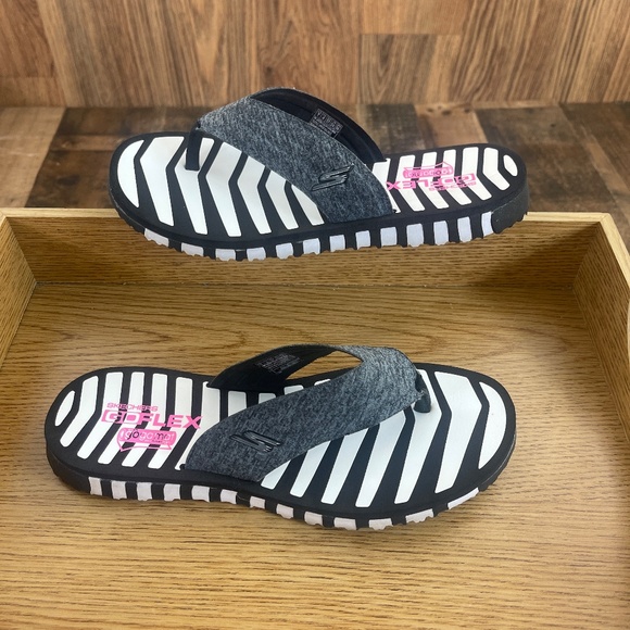 Skechers GoFlex Flexible Flip Flops with Gogamat Technology - Picture 7 of 16